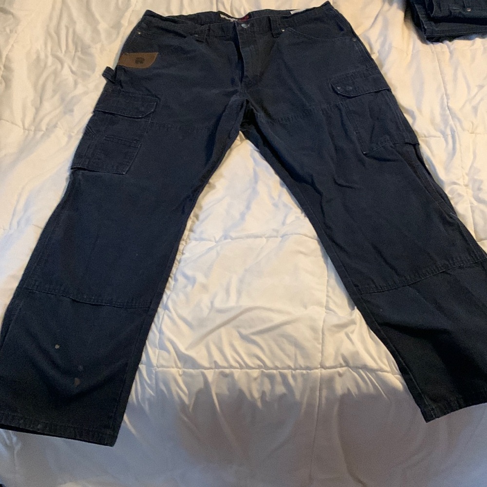 Wrangler 38 x 30 Riggs Cargo Work Pants